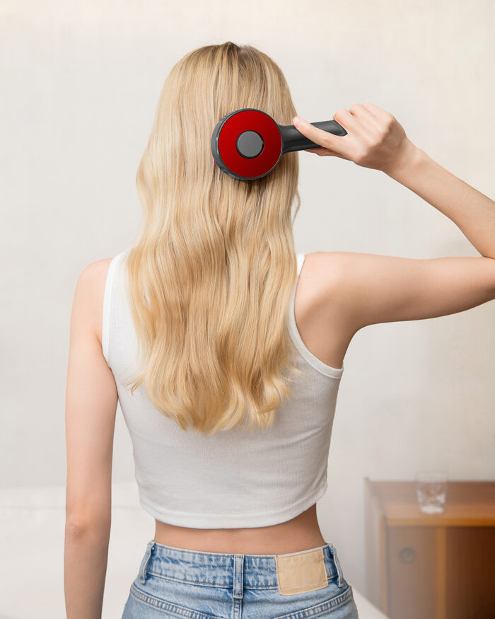 Masująca szczotka do włosów i skóry głowy REGENERATING HAIRBRUSH MASSAGER MT6537